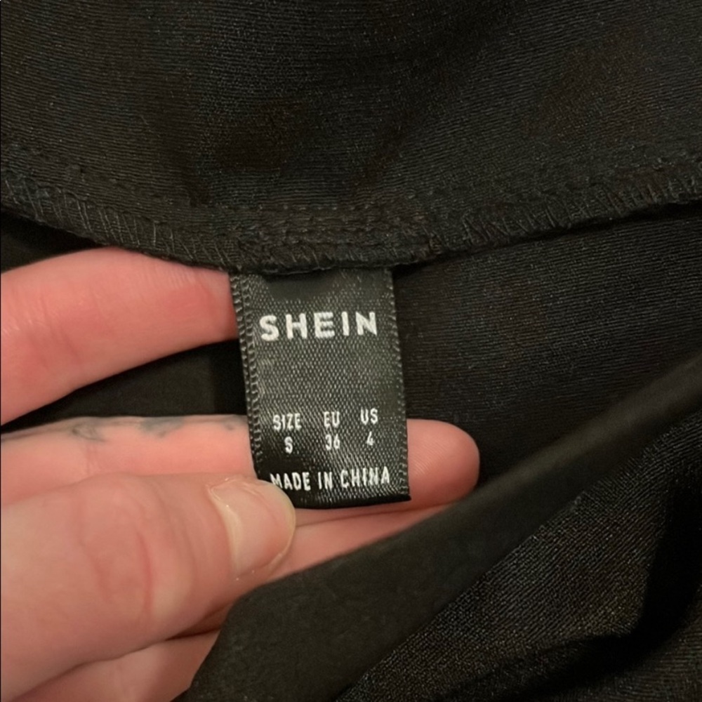 SHEIN Elegant Black Women's Bermudas - Picture 2 of 6